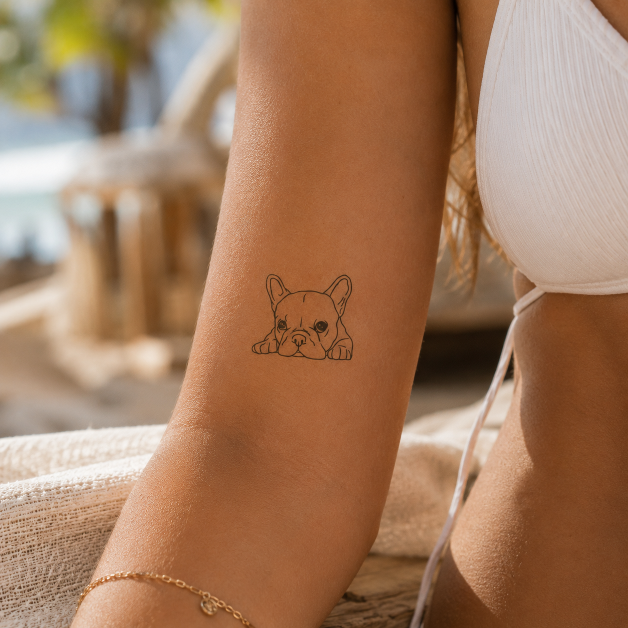 Liegende Bulldogge Tattoo